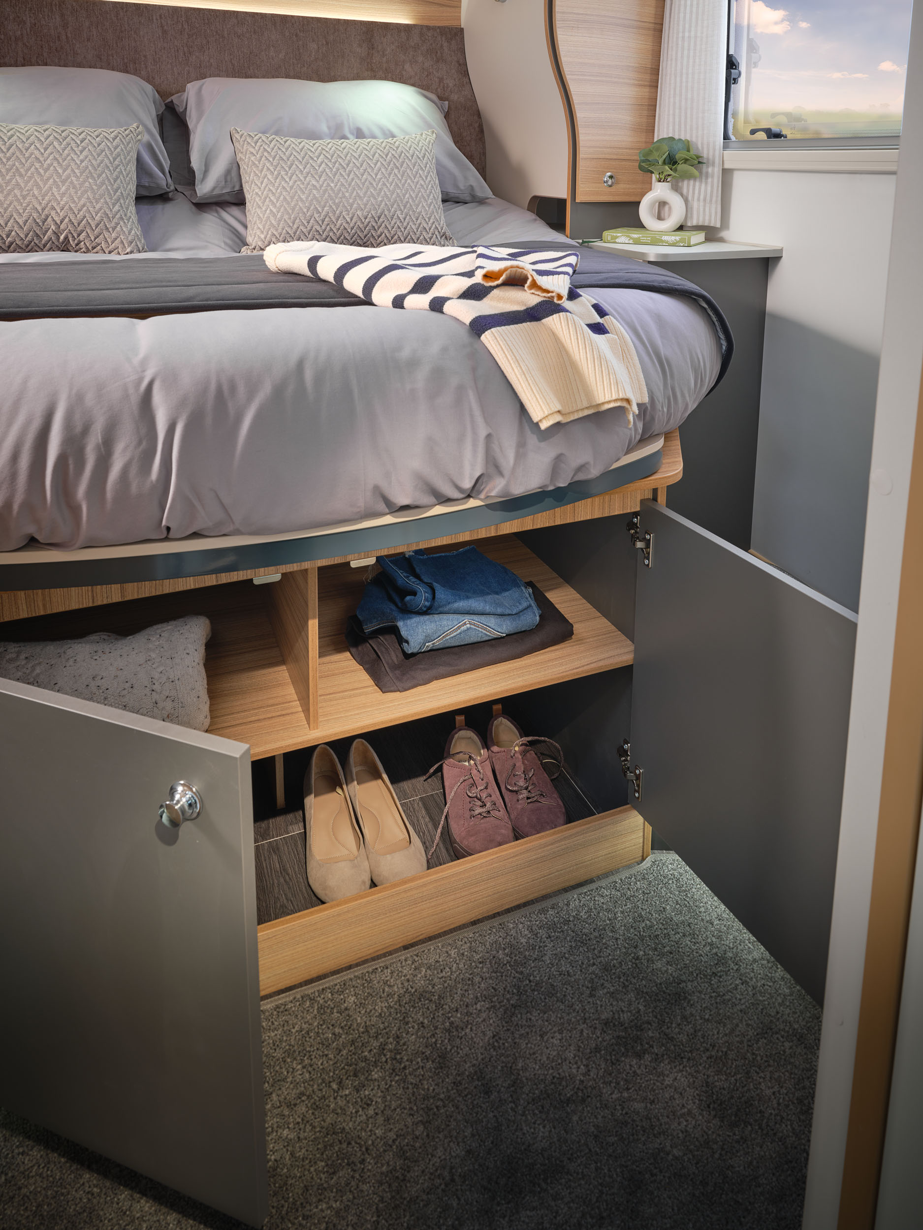 Adamo 75-4i Underbed Storage